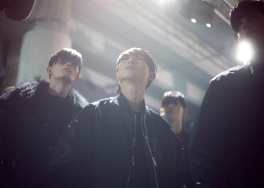 Juun.J AW15 Backstage Dazed Paris Zipped Bomber Fur Hood 10