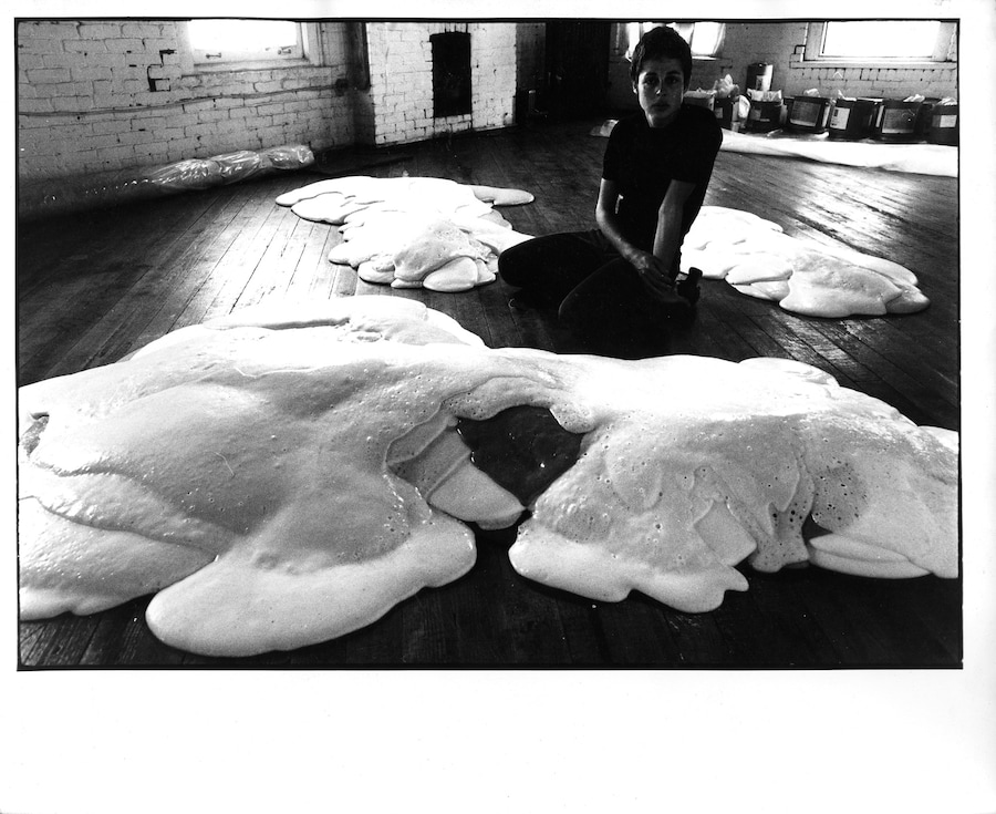 Lynda Benglis, feminist artist 10