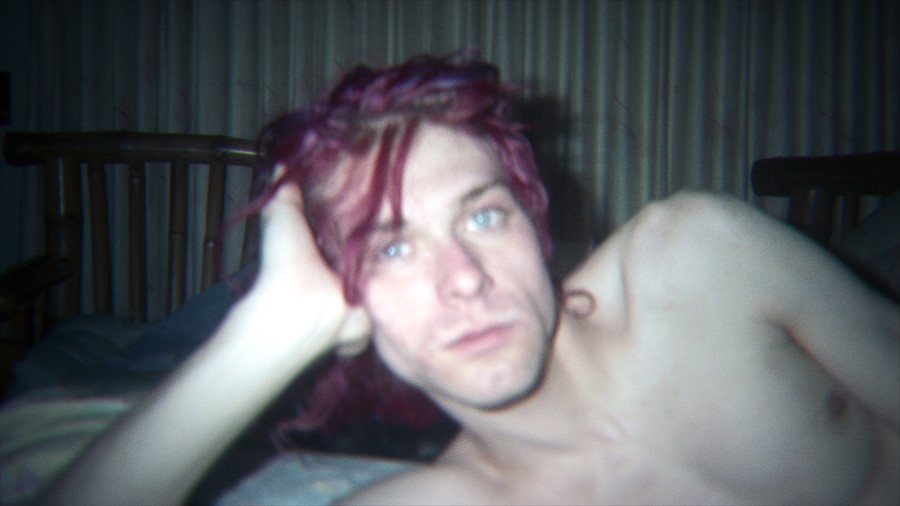 An unseen image of Kurt Cobain at home