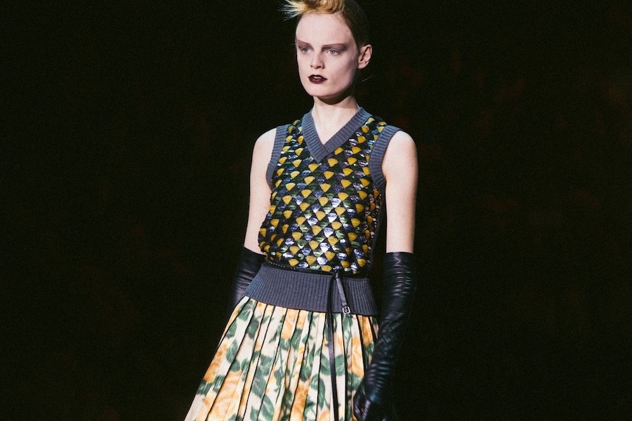 Marc Jacobs AW15 Dazed Womenswear runway pleats pattern 3