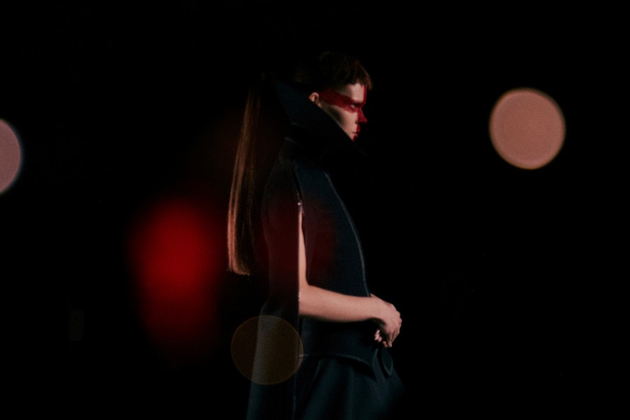 Gareth Pugh AW15, Britannia, Saint George&#39;s Cross, Structure 15