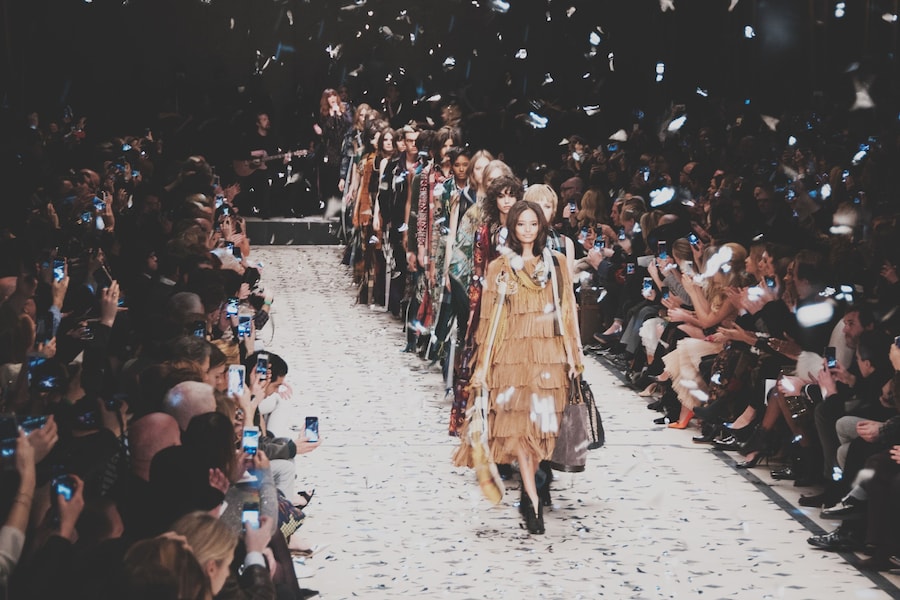 Burberry Prorsum AW15 Womenswear runway Dazed finale end 4