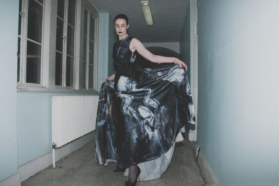 Giles AW15 backstage Dazed London Womenswear Erin O&#39;Connor 7