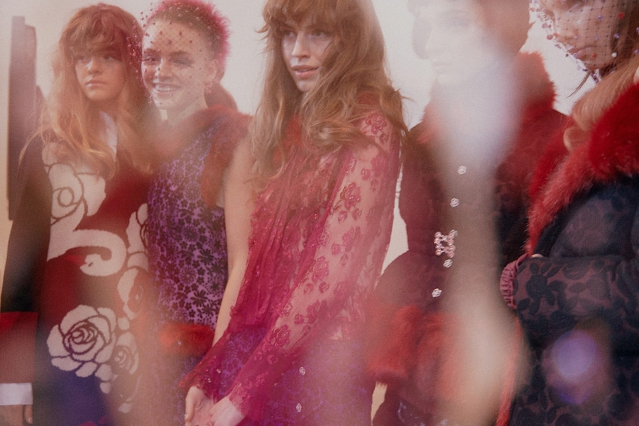 Ryan Lo AW15 Womenswear Dazed backstage group lace red 13