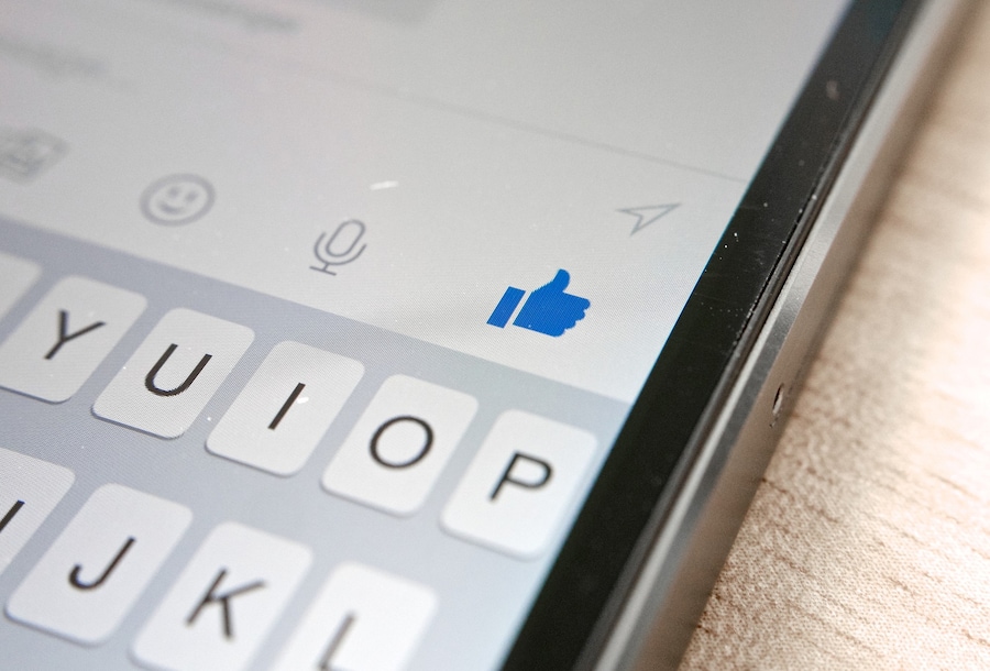 Facebook messaging app