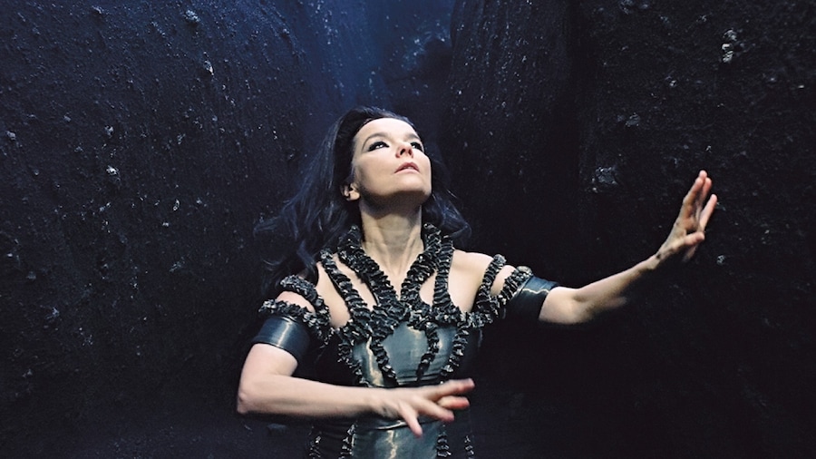 Bjork black lake2