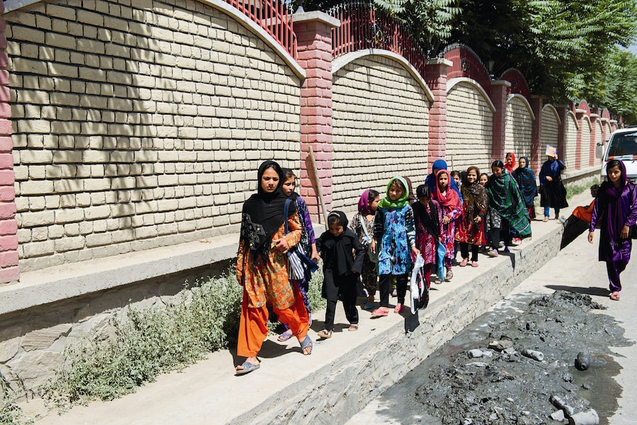 Skate Girls of Kabul Jessica Fulford-Dobson 11