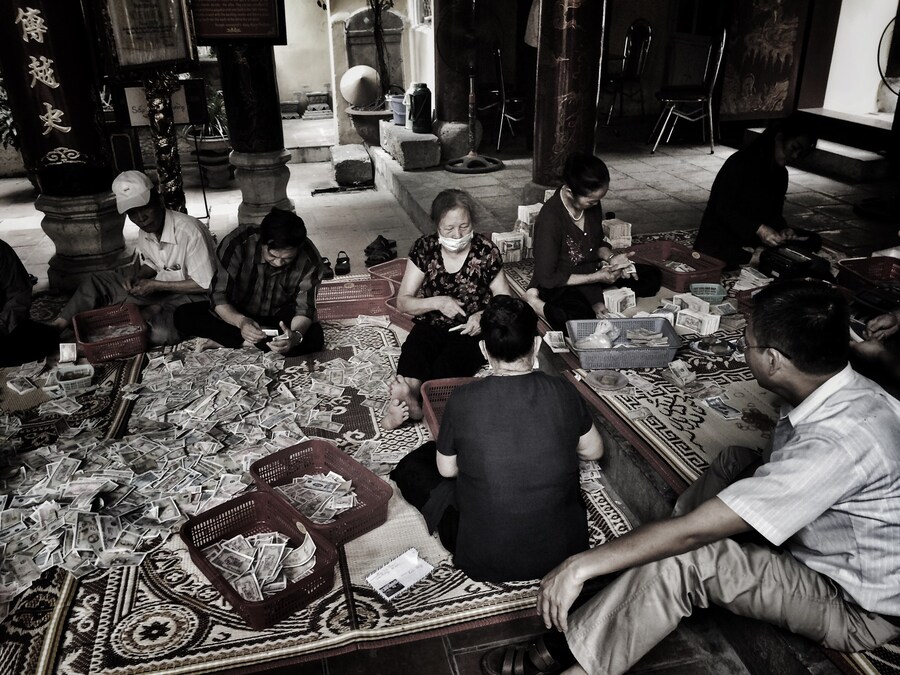 Nick Gale and The Laundry 4