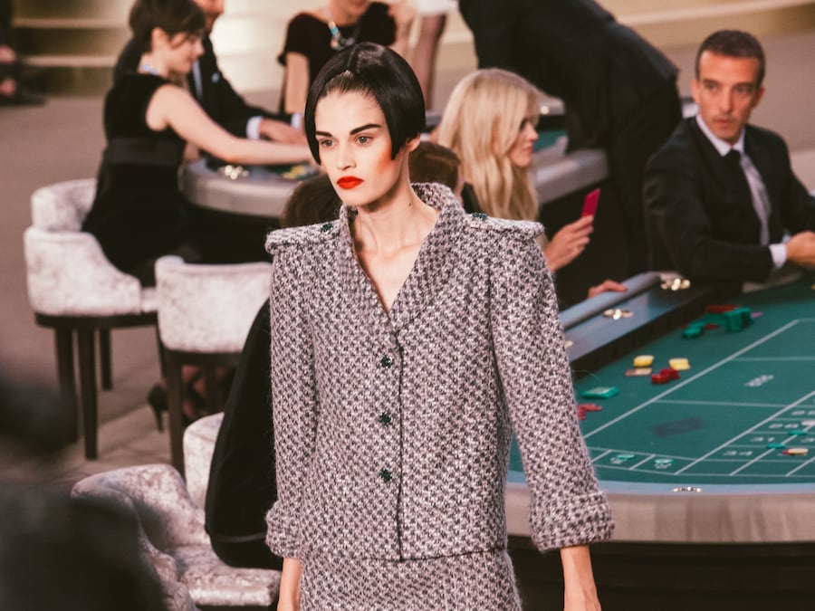 Chanel Couture AW15 casino 14