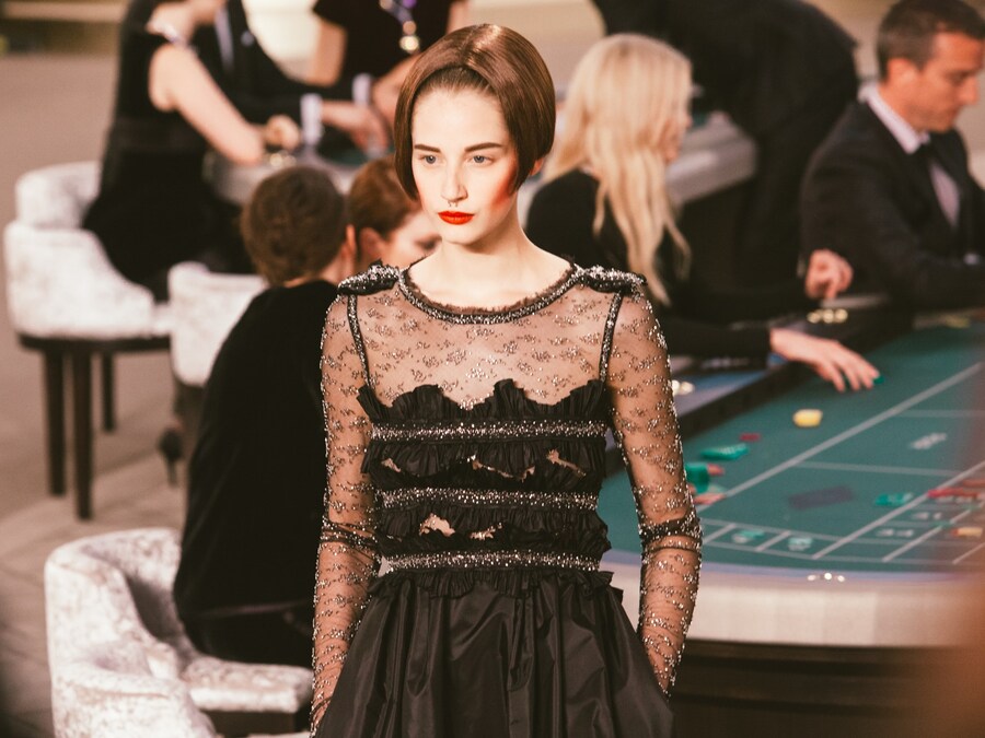 Chanel Couture AW15 casino 20