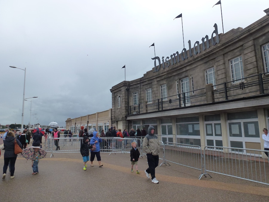 Dismaland-Front1 11
