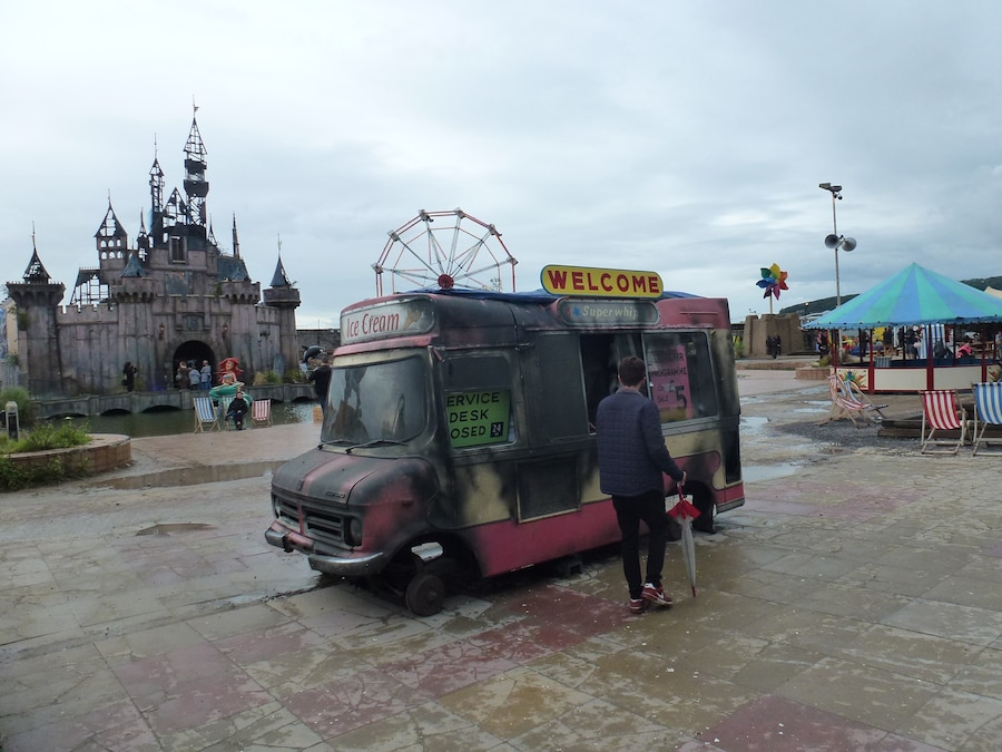 Dismaland-Ice-cream 13