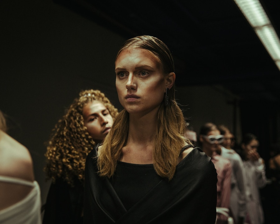 Backstage Hood by Air SS16 23