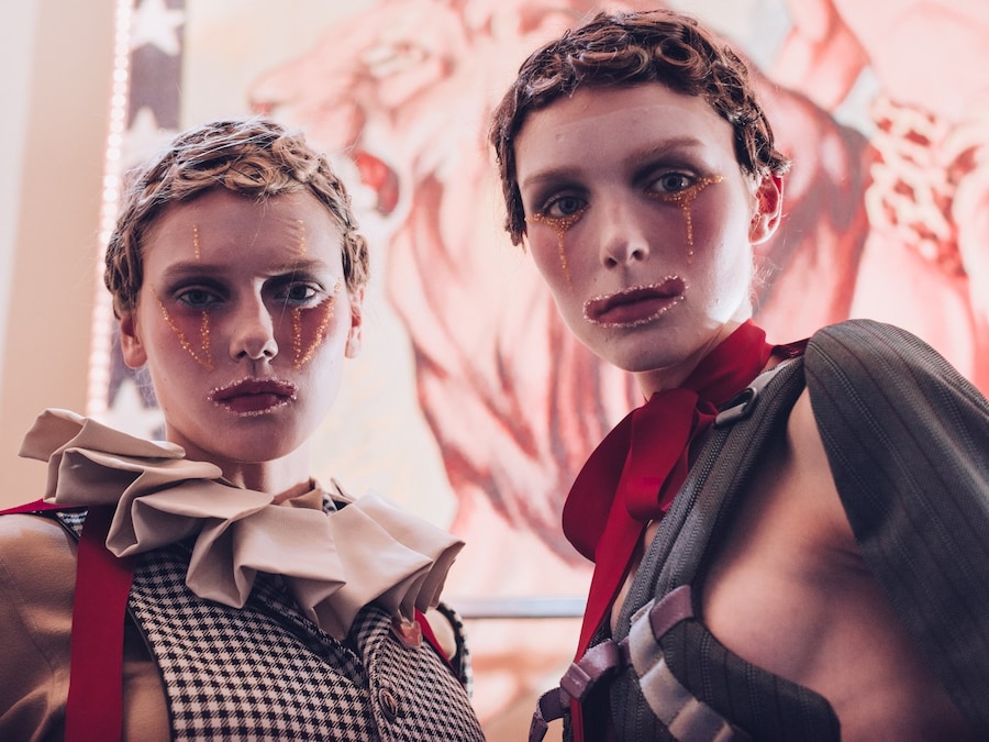 Undercover backstage ss16 4