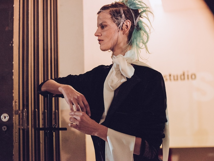Haider Ackermann SS16 backstage 7