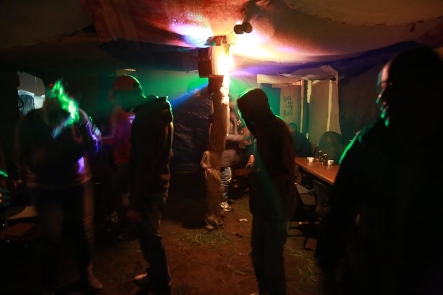 Peace and Love Bar, Calais 6