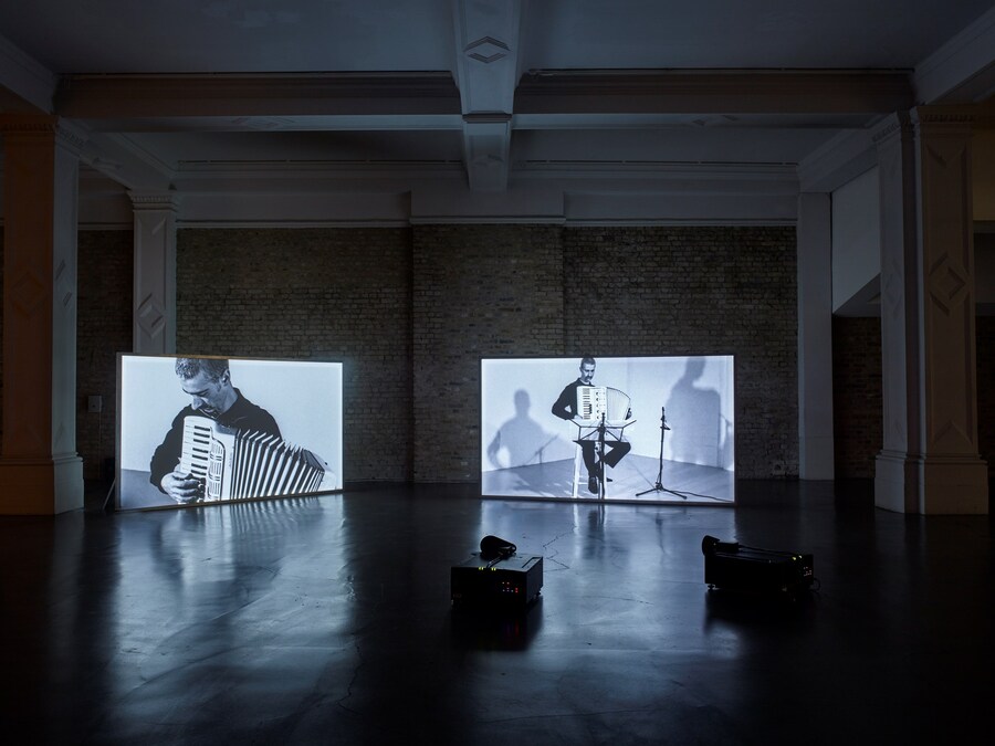 Sam Belinfante &#39;Accordion&#39; 2015, 16mm film transfe 12