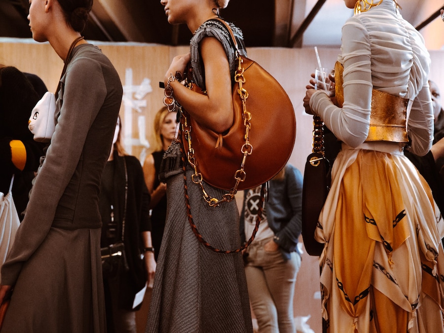 Loewe AW16 19