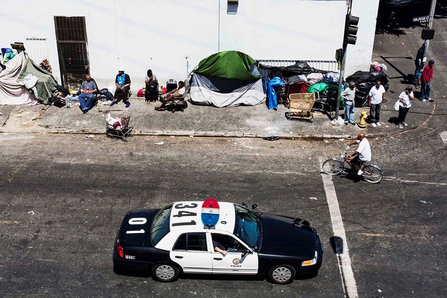 D&#233;sir&#233;e van Hoek’s Skid Row 6