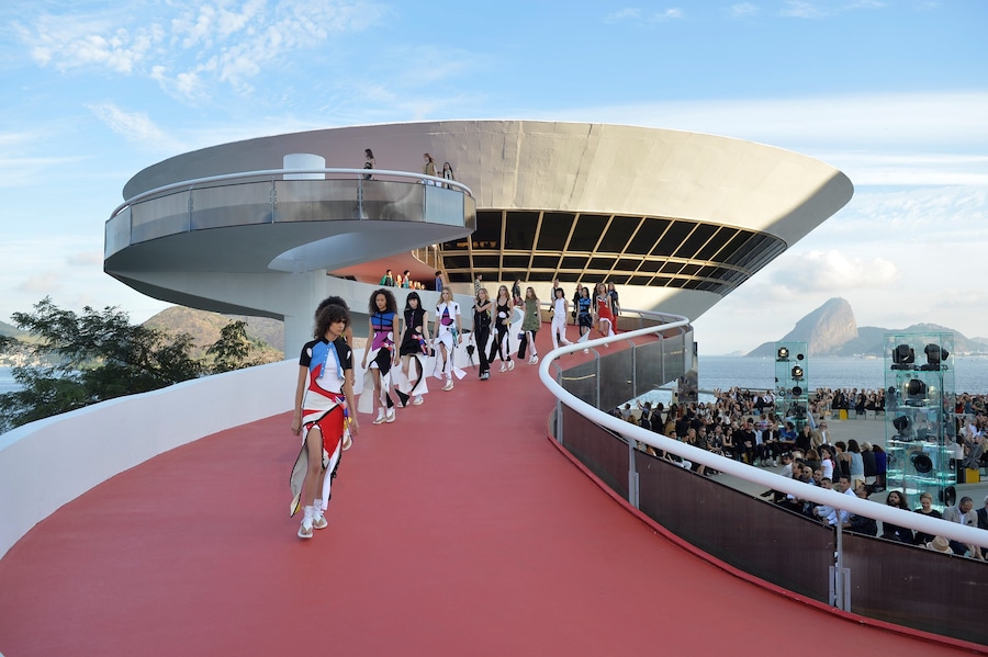Louis Vuitton Cruise 2017 2