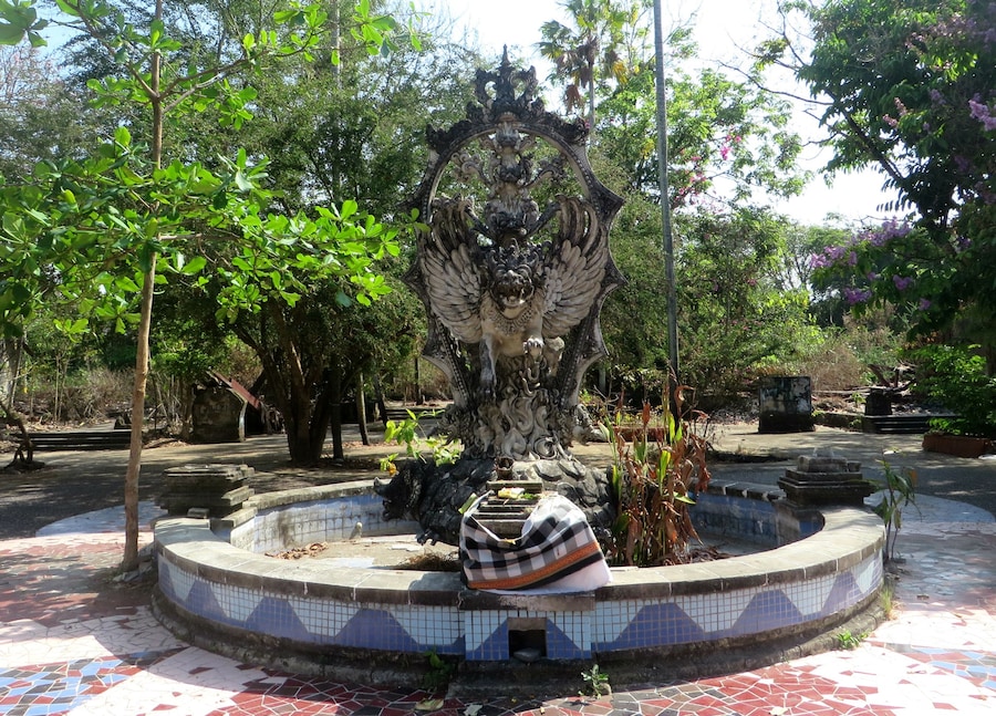 main statue 9