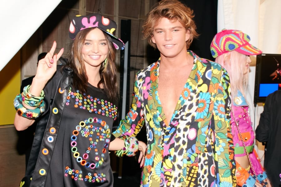 Miranda Kerr (IMG) backstage at Moschino Cruise 2017 1