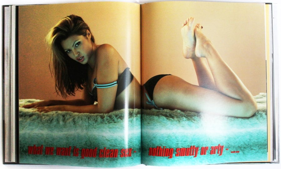 Bob Carlos Clarke, Shooting Sex, self published, 2002 1