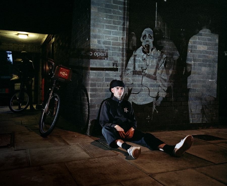 Ewen Spencer’s Kick Over the Statues, 2016 0