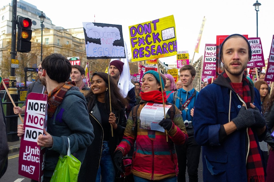 London students protest 8