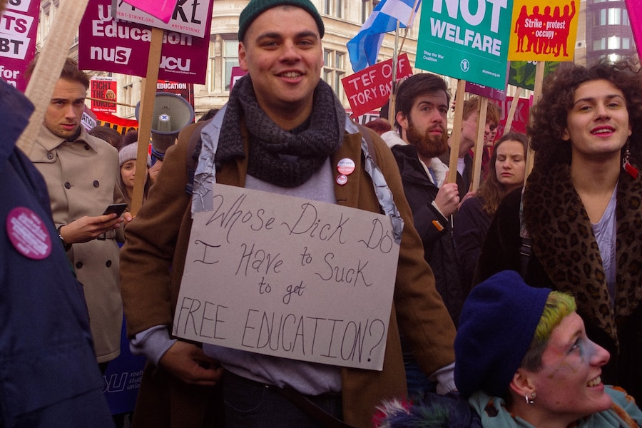 London students protest 21
