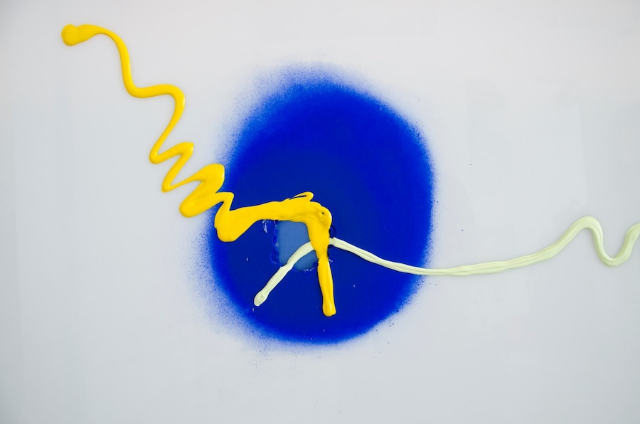 Hetty Douglas, Screw 2