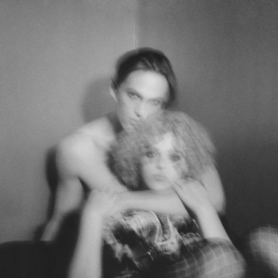 Max and Rhi as Ghosts 2015 13