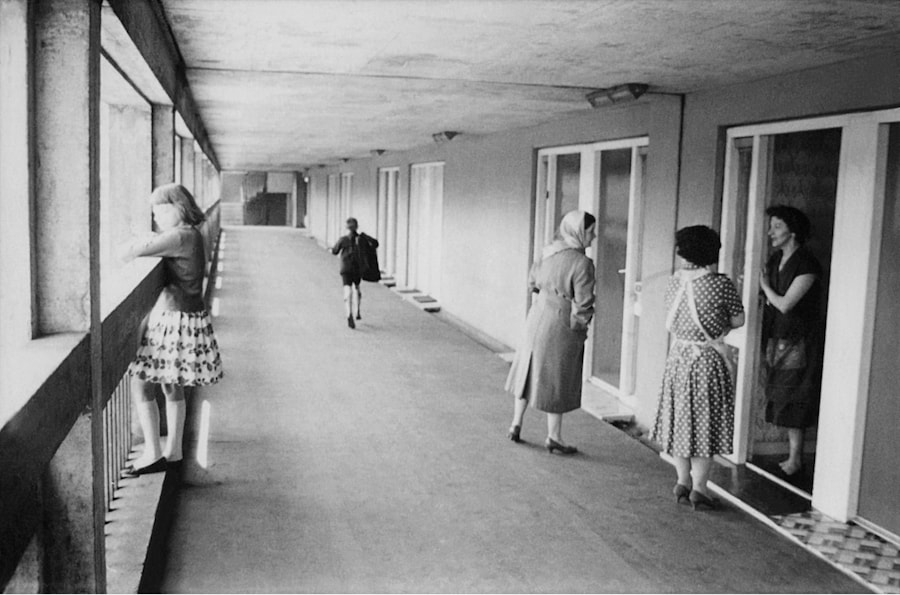 02_PressImage l Roger Mayne, Park Hill Estate, She 4