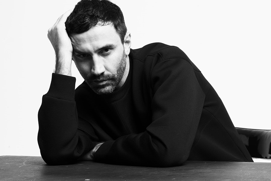 donderdag Rafflesia Arnoldi nauwelijks Riccardo Tisci quits Givenchy | Dazed