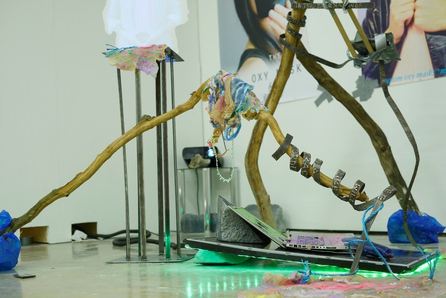 Ayesha Tan-Jones’ Indigo Zoom 6
