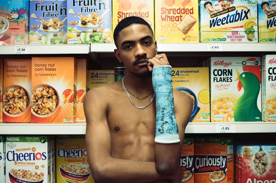 TheoWhiteZine 6