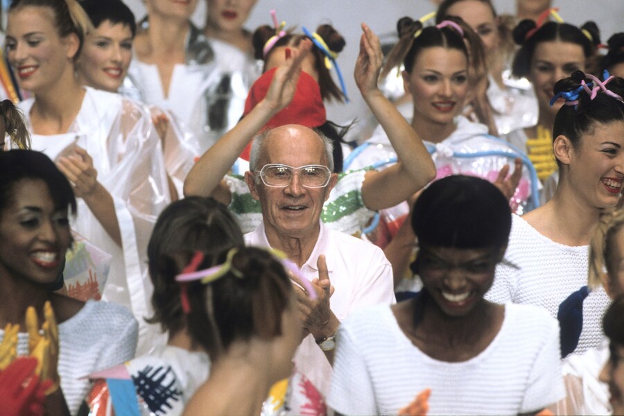 Andr&#233; Courr&#233;ge (1995) 6