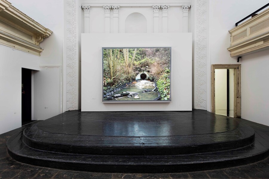 Jeff Wall, Still Creek, Vancouver, Winter, 2003, transparenc 16