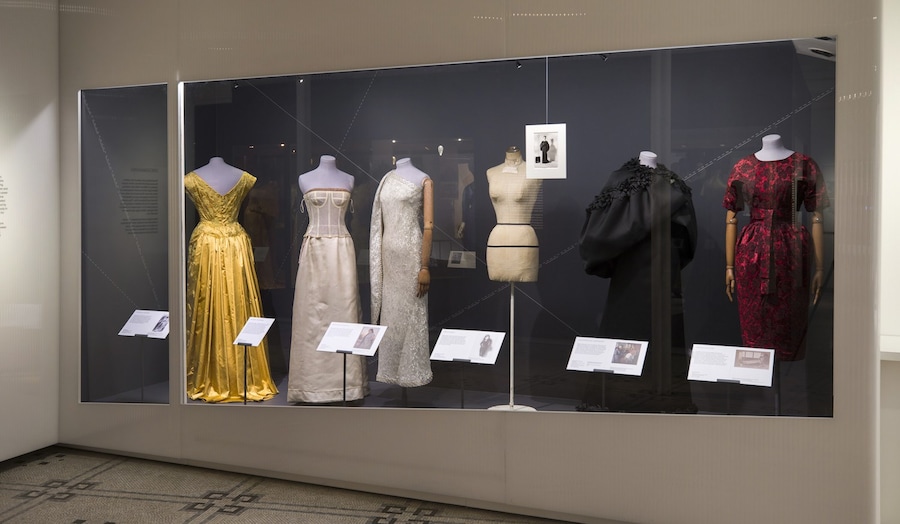 balenciaga shaping fashion cristobal v&amp;a museum exhibition 5