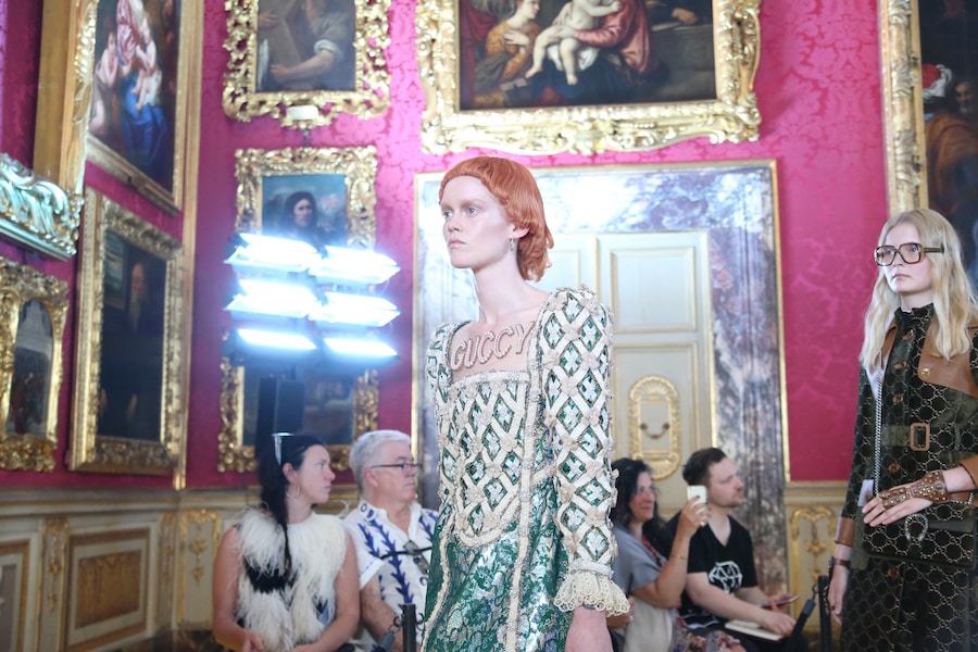 gucci cruise 2018 florence medieval tiara greece 10