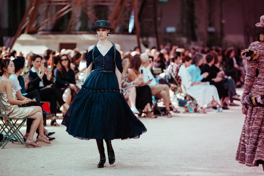 chanel couture aw17 paris karl lagerfeld eiffel tower 14