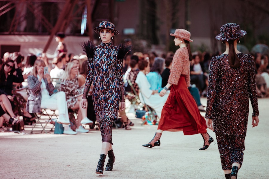chanel couture aw17 paris karl lagerfeld eiffel tower 17