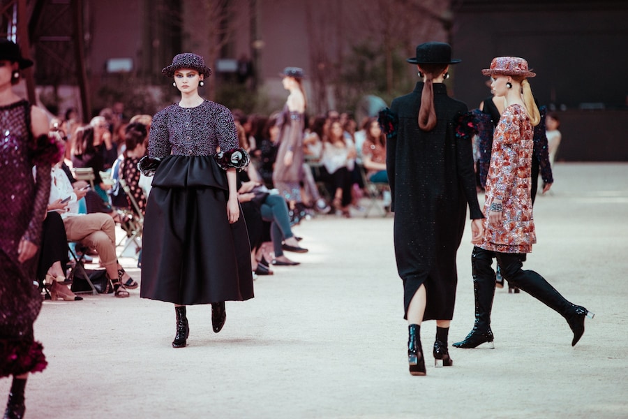 chanel couture aw17 paris karl lagerfeld eiffel tower 18