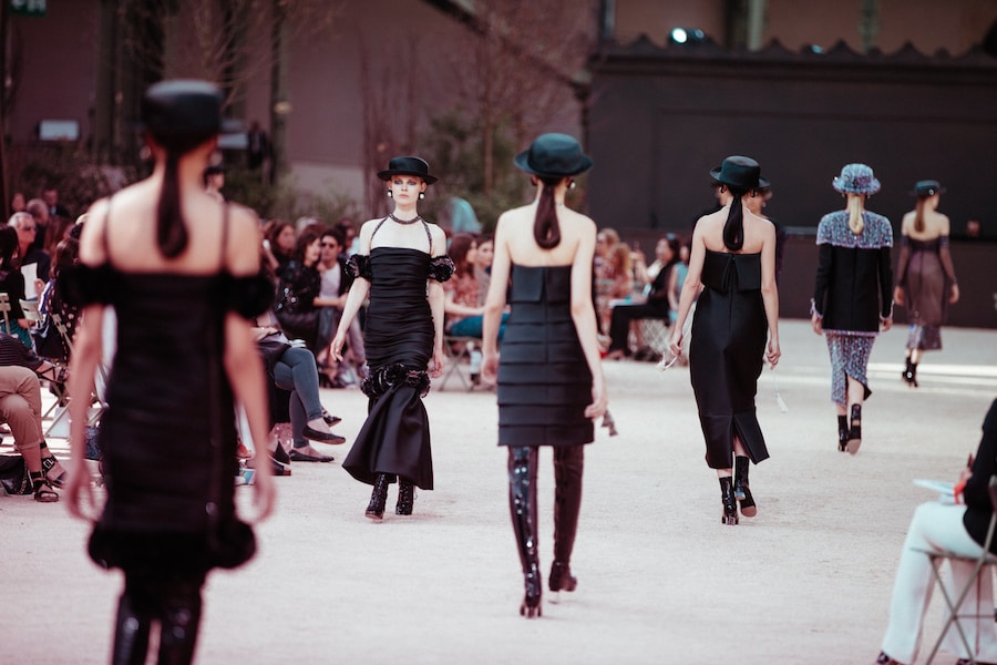 chanel couture aw17 paris karl lagerfeld eiffel tower 22