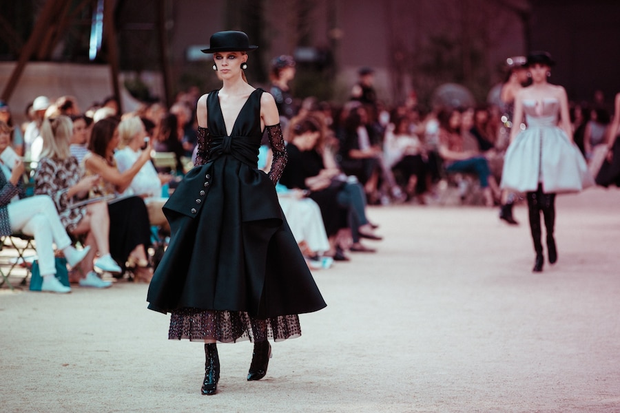 chanel couture aw17 paris karl lagerfeld eiffel tower 23
