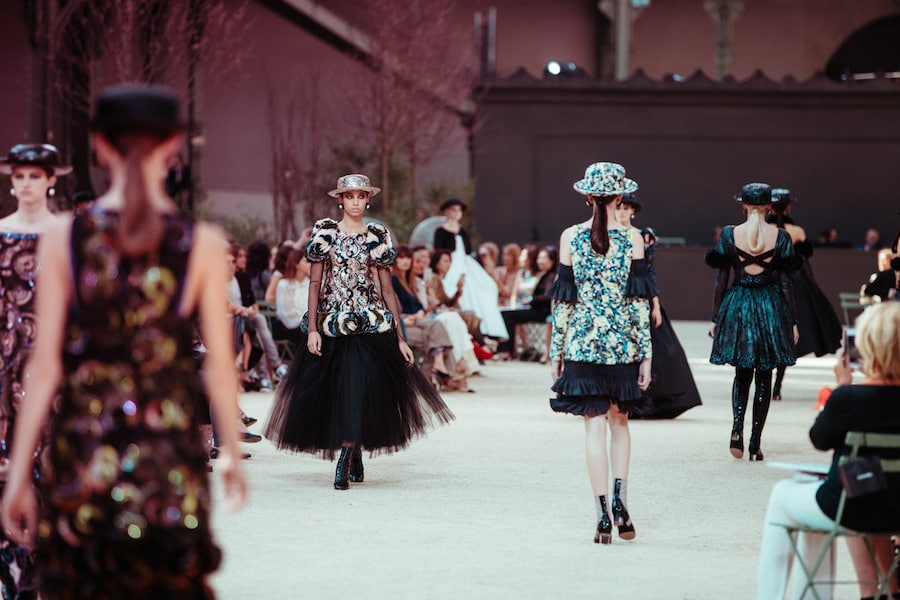 chanel couture aw17 paris karl lagerfeld eiffel tower 24