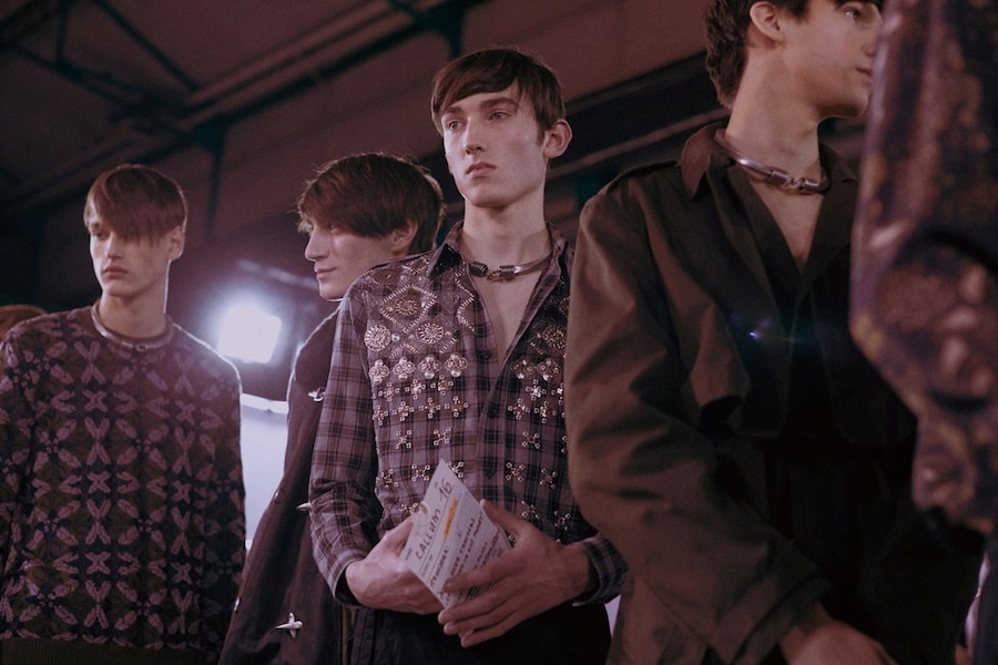 backstage photographer dries van noten fashion paris 15