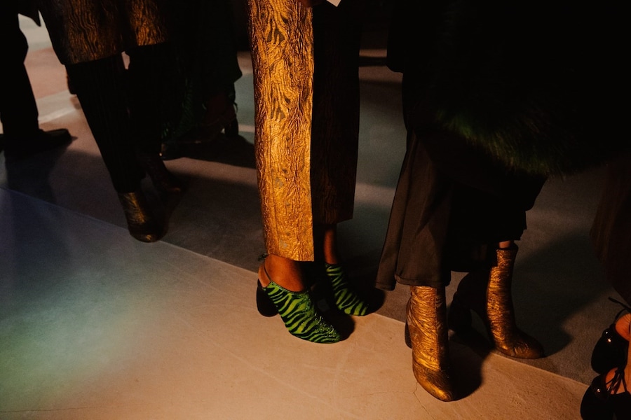 backstage photographer dries van noten fashion paris 21