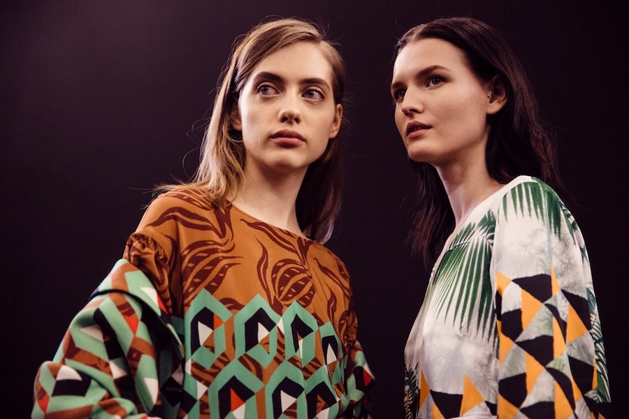 backstage photographer dries van noten fashion paris 33