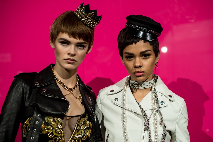 Moschino SS18 mfw milan jeremy scott 2